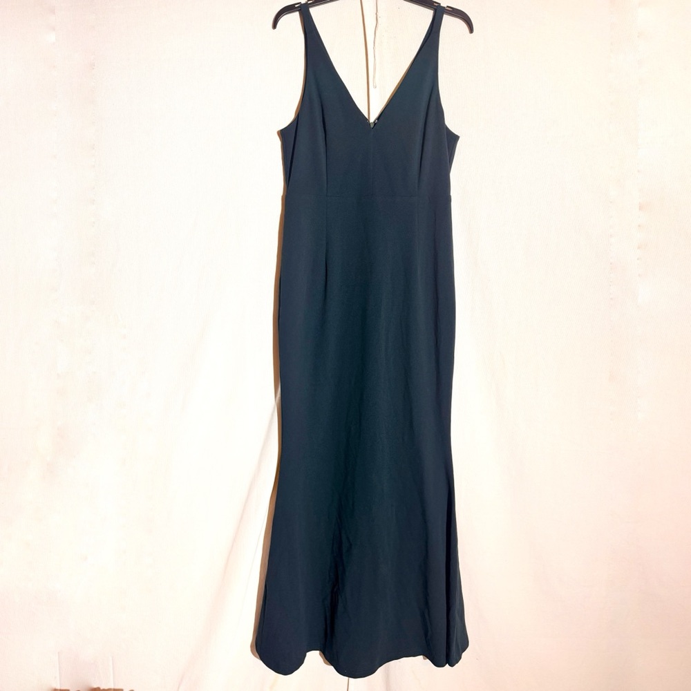 Tb // dark green mermaid fit v neck maxi dress size large jun2